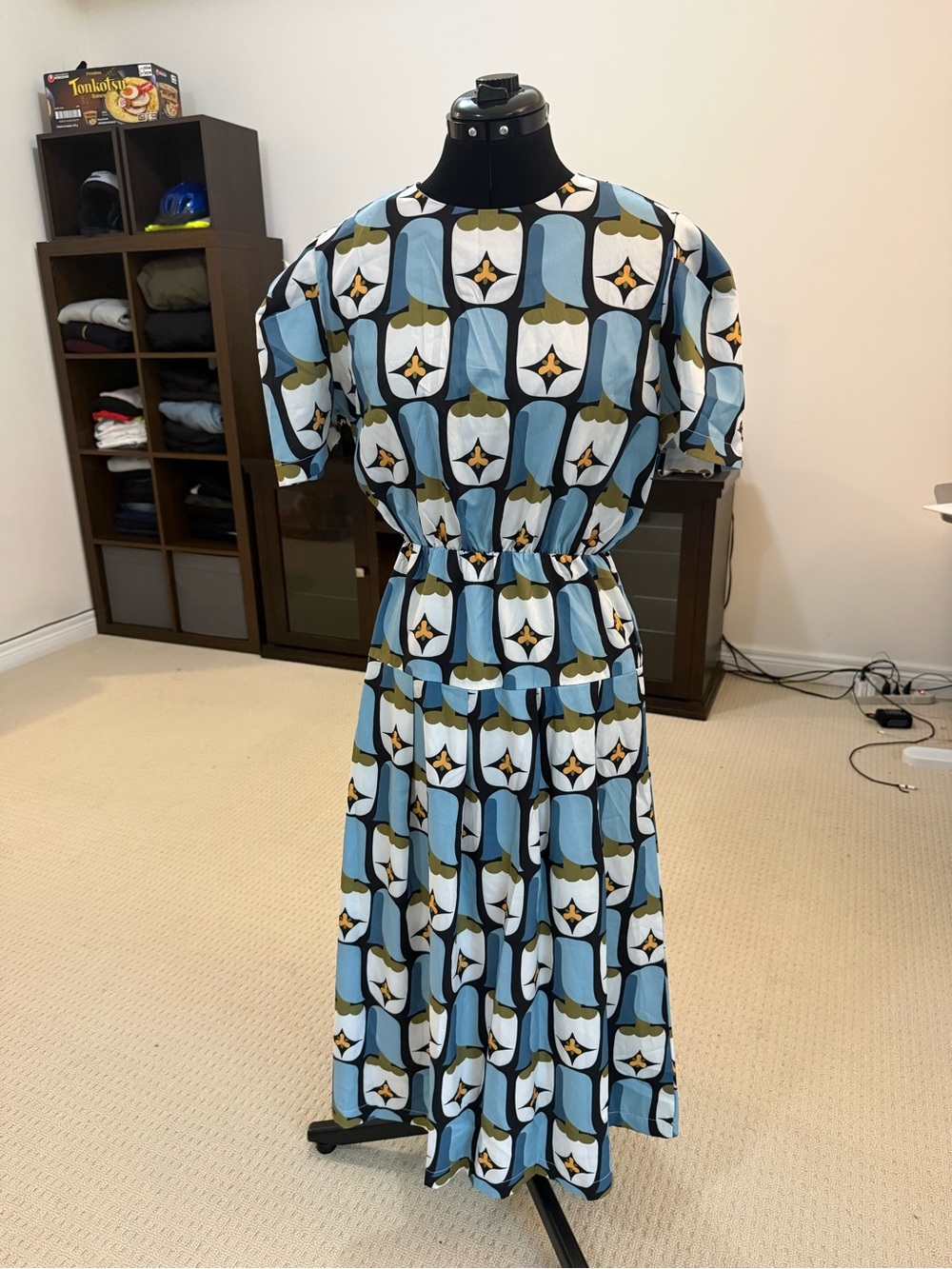 Vintage Inspired Mod Short Sleeve Midi Dress Smocked Waist Blue Small